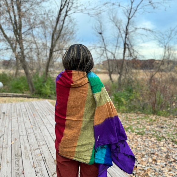 Himalayan yak wool shawl/wrap/scarf handmade in Nepal. Warm Soft Light. - Picture 6 of 9